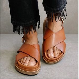ALOHAS Leather Marshmallow Sandals